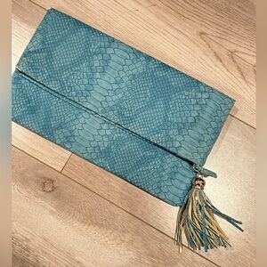 Bloomingdale's Bags | Aqua Vegan Suede Python Print Clutch By Bloomingdale's
